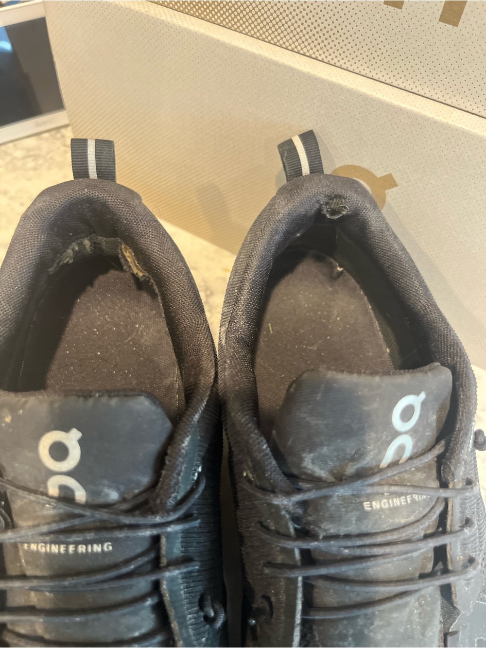 On Running Men’s On Cloud 5 Waterproof Size 11 Black / Black - Picture 10 of 13